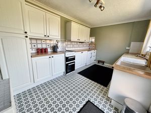 Kitchen- click for photo gallery